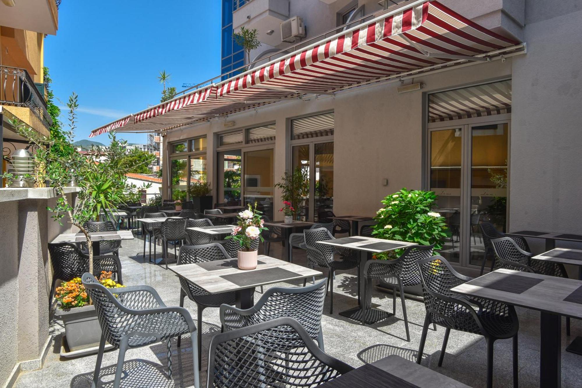 Hotel La Mer Budva Bagian luar foto