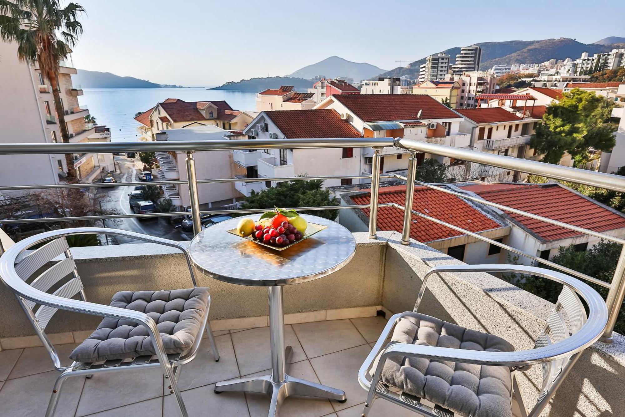 Hotel La Mer Budva Bagian luar foto